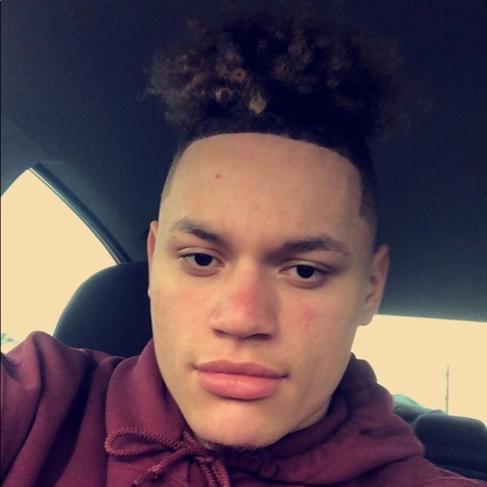 Meet your Posher, Cas